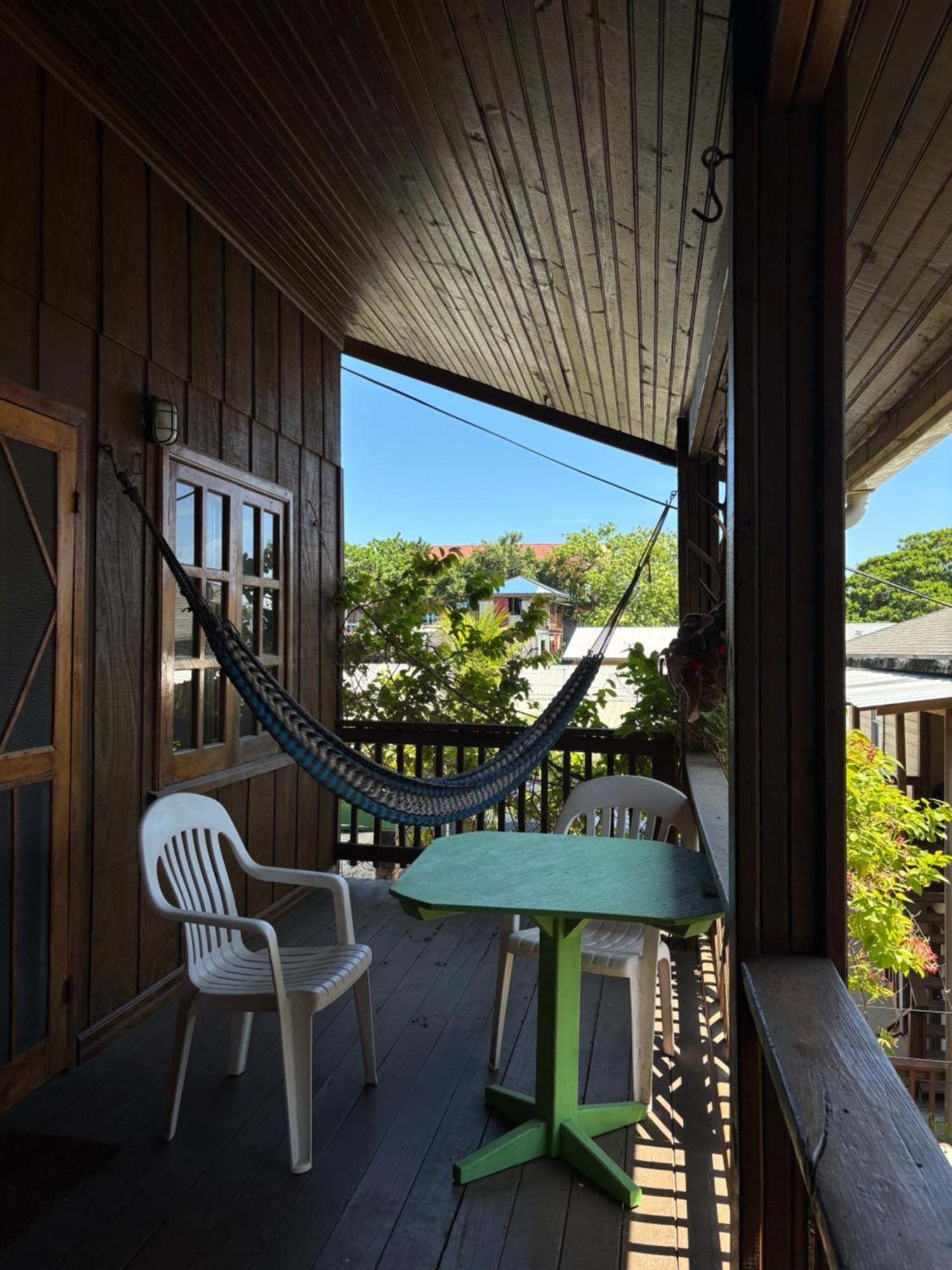 Seabreeze Inn West End Exterior photo